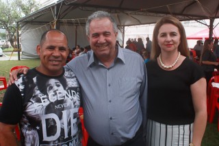 
<a style='margin-left: 5px;' class='btn btn-xs btn-social btn-facebook' href='https://www.facebook.com/sharer/sharer.php?u=https://galeramix.s01.web.getmuller.com.br/imagem/a47/800-800-90/conteudo/site_galerias/47/feijoada-consciencia-negra-casarao-gallotti-tijucas-65.jpg' rel='popup' data-width='500' data-height='400'><i class='fa fa-facebook'></i>Compartilhar <span class='hidden-xs'>no Facebook</span>
</a> 
<a class='btn btn-default btn-xs' target='_blank' href='imagem/a47/800-800-90/conteudo/site_galerias/47/feijoada-consciencia-negra-casarao-gallotti-tijucas-65.jpg'>
<span class='glyphicon glyphicon-cloud-download'></span> Salvar
</a>
