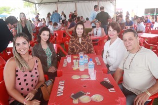 
<a style='margin-left: 5px;' class='btn btn-xs btn-social btn-facebook' href='https://www.facebook.com/sharer/sharer.php?u=https://galeramix.s01.web.getmuller.com.br/imagem/a47/800-800-90/conteudo/site_galerias/47/feijoada-consciencia-negra-casarao-gallotti-tijucas-68.jpg' rel='popup' data-width='500' data-height='400'><i class='fa fa-facebook'></i>Compartilhar <span class='hidden-xs'>no Facebook</span>
</a> 
<a class='btn btn-default btn-xs' target='_blank' href='imagem/a47/800-800-90/conteudo/site_galerias/47/feijoada-consciencia-negra-casarao-gallotti-tijucas-68.jpg'>
<span class='glyphicon glyphicon-cloud-download'></span> Salvar
</a>
