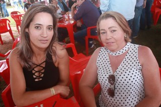 
<a style='margin-left: 5px;' class='btn btn-xs btn-social btn-facebook' href='https://www.facebook.com/sharer/sharer.php?u=https://galeramix.s01.web.getmuller.com.br/imagem/a47/800-800-90/conteudo/site_galerias/47/feijoada-consciencia-negra-casarao-gallotti-tijucas-69.jpg' rel='popup' data-width='500' data-height='400'><i class='fa fa-facebook'></i>Compartilhar <span class='hidden-xs'>no Facebook</span>
</a> 
<a class='btn btn-default btn-xs' target='_blank' href='imagem/a47/800-800-90/conteudo/site_galerias/47/feijoada-consciencia-negra-casarao-gallotti-tijucas-69.jpg'>
<span class='glyphicon glyphicon-cloud-download'></span> Salvar
</a>
