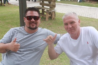 
<a style='margin-left: 5px;' class='btn btn-xs btn-social btn-facebook' href='https://www.facebook.com/sharer/sharer.php?u=https://galeramix.s01.web.getmuller.com.br/imagem/a47/800-800-90/conteudo/site_galerias/47/feijoada-consciencia-negra-casarao-gallotti-tijucas-8.jpg' rel='popup' data-width='500' data-height='400'><i class='fa fa-facebook'></i>Compartilhar <span class='hidden-xs'>no Facebook</span>
</a> 
<a class='btn btn-default btn-xs' target='_blank' href='imagem/a47/800-800-90/conteudo/site_galerias/47/feijoada-consciencia-negra-casarao-gallotti-tijucas-8.jpg'>
<span class='glyphicon glyphicon-cloud-download'></span> Salvar
</a>
