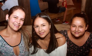 
                            <a style='margin-left: 5px;' class='btn btn-xs btn-social btn-facebook' href='https://www.facebook.com/sharer/sharer.php?u=https://galeramix.s01.web.getmuller.com.br/imagem/a48/800-800-90/conteudo/site_galerias/48/1-costelaco-da-amizade-pista-do-binho-canelinha-11.jpg' rel='popup' data-width='500' data-height='400'><i class='fa fa-facebook'></i>Compartilhar <span class='hidden-xs'>no Facebook</span>
                        </a> 
                        <a class='btn btn-default btn-xs' target='_blank' href='imagem/a48/800-800-90/conteudo/site_galerias/48/1-costelaco-da-amizade-pista-do-binho-canelinha-11.jpg'>
                            <span class='glyphicon glyphicon-cloud-download'></span> Salvar
                        </a>
                        