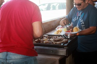 
                        <a style='margin-left: 5px;' class='btn btn-xs btn-social btn-facebook' href='https://www.facebook.com/sharer/sharer.php?u=https://galeramix.s01.web.getmuller.com.br/imagem/a48/800-800-90/conteudo/site_galerias/48/1-costelaco-da-amizade-pista-do-binho-canelinha-12.jpg' rel='popup' data-width='500' data-height='400'><i class='fa fa-facebook'></i>Compartilhar <span class='hidden-xs'>no Facebook</span>
                    </a> 
                    <a class='btn btn-default btn-xs' target='_blank' href='imagem/a48/800-800-90/conteudo/site_galerias/48/1-costelaco-da-amizade-pista-do-binho-canelinha-12.jpg'>
                        <span class='glyphicon glyphicon-cloud-download'></span> Salvar
                    </a>
                    