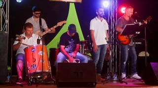 
            <a style='margin-left: 5px;' class='btn btn-xs btn-social btn-facebook' href='https://www.facebook.com/sharer/sharer.php?u=https://galeramix.s01.web.getmuller.com.br/imagem/a48/800-800-90/conteudo/site_galerias/48/1-costelaco-da-amizade-pista-do-binho-canelinha-15.jpg' rel='popup' data-width='500' data-height='400'><i class='fa fa-facebook'></i>Compartilhar <span class='hidden-xs'>no Facebook</span>
        </a> 
        <a class='btn btn-default btn-xs' target='_blank' href='imagem/a48/800-800-90/conteudo/site_galerias/48/1-costelaco-da-amizade-pista-do-binho-canelinha-15.jpg'>
            <span class='glyphicon glyphicon-cloud-download'></span> Salvar
        </a>
        