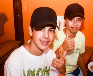 
    <a style='margin-left: 5px;' class='btn btn-xs btn-social btn-facebook' href='https://www.facebook.com/sharer/sharer.php?u=https://galeramix.s01.web.getmuller.com.br/imagem/a48/800-800-90/conteudo/site_galerias/48/1-costelaco-da-amizade-pista-do-binho-canelinha-17.jpg' rel='popup' data-width='500' data-height='400'><i class='fa fa-facebook'></i>Compartilhar <span class='hidden-xs'>no Facebook</span>
</a> 
<a class='btn btn-default btn-xs' target='_blank' href='imagem/a48/800-800-90/conteudo/site_galerias/48/1-costelaco-da-amizade-pista-do-binho-canelinha-17.jpg'>
    <span class='glyphicon glyphicon-cloud-download'></span> Salvar
</a>
