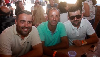 
<a style='margin-left: 5px;' class='btn btn-xs btn-social btn-facebook' href='https://www.facebook.com/sharer/sharer.php?u=https://galeramix.s01.web.getmuller.com.br/imagem/a48/800-800-90/conteudo/site_galerias/48/1-costelaco-da-amizade-pista-do-binho-canelinha-23.jpg' rel='popup' data-width='500' data-height='400'><i class='fa fa-facebook'></i>Compartilhar <span class='hidden-xs'>no Facebook</span>
</a> 
<a class='btn btn-default btn-xs' target='_blank' href='imagem/a48/800-800-90/conteudo/site_galerias/48/1-costelaco-da-amizade-pista-do-binho-canelinha-23.jpg'>
<span class='glyphicon glyphicon-cloud-download'></span> Salvar
</a>
