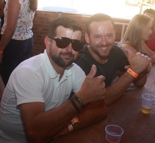 
<a style='margin-left: 5px;' class='btn btn-xs btn-social btn-facebook' href='https://www.facebook.com/sharer/sharer.php?u=https://galeramix.s01.web.getmuller.com.br/imagem/a48/800-800-90/conteudo/site_galerias/48/1-costelaco-da-amizade-pista-do-binho-canelinha-24.jpg' rel='popup' data-width='500' data-height='400'><i class='fa fa-facebook'></i>Compartilhar <span class='hidden-xs'>no Facebook</span>
</a> 
<a class='btn btn-default btn-xs' target='_blank' href='imagem/a48/800-800-90/conteudo/site_galerias/48/1-costelaco-da-amizade-pista-do-binho-canelinha-24.jpg'>
<span class='glyphicon glyphicon-cloud-download'></span> Salvar
</a>
