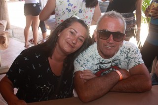 
<a style='margin-left: 5px;' class='btn btn-xs btn-social btn-facebook' href='https://www.facebook.com/sharer/sharer.php?u=https://galeramix.s01.web.getmuller.com.br/imagem/a48/800-800-90/conteudo/site_galerias/48/1-costelaco-da-amizade-pista-do-binho-canelinha-27.jpg' rel='popup' data-width='500' data-height='400'><i class='fa fa-facebook'></i>Compartilhar <span class='hidden-xs'>no Facebook</span>
</a> 
<a class='btn btn-default btn-xs' target='_blank' href='imagem/a48/800-800-90/conteudo/site_galerias/48/1-costelaco-da-amizade-pista-do-binho-canelinha-27.jpg'>
<span class='glyphicon glyphicon-cloud-download'></span> Salvar
</a>
