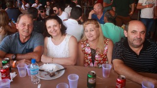 
<a style='margin-left: 5px;' class='btn btn-xs btn-social btn-facebook' href='https://www.facebook.com/sharer/sharer.php?u=https://galeramix.s01.web.getmuller.com.br/imagem/a48/800-800-90/conteudo/site_galerias/48/1-costelaco-da-amizade-pista-do-binho-canelinha-28.jpg' rel='popup' data-width='500' data-height='400'><i class='fa fa-facebook'></i>Compartilhar <span class='hidden-xs'>no Facebook</span>
</a> 
<a class='btn btn-default btn-xs' target='_blank' href='imagem/a48/800-800-90/conteudo/site_galerias/48/1-costelaco-da-amizade-pista-do-binho-canelinha-28.jpg'>
<span class='glyphicon glyphicon-cloud-download'></span> Salvar
</a>
