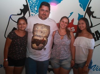 
<a style='margin-left: 5px;' class='btn btn-xs btn-social btn-facebook' href='https://www.facebook.com/sharer/sharer.php?u=https://galeramix.s01.web.getmuller.com.br/imagem/a48/800-800-90/conteudo/site_galerias/48/1-costelaco-da-amizade-pista-do-binho-canelinha-31.jpg' rel='popup' data-width='500' data-height='400'><i class='fa fa-facebook'></i>Compartilhar <span class='hidden-xs'>no Facebook</span>
</a> 
<a class='btn btn-default btn-xs' target='_blank' href='imagem/a48/800-800-90/conteudo/site_galerias/48/1-costelaco-da-amizade-pista-do-binho-canelinha-31.jpg'>
<span class='glyphicon glyphicon-cloud-download'></span> Salvar
</a>
