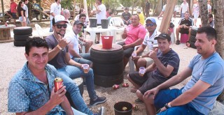 
<a style='margin-left: 5px;' class='btn btn-xs btn-social btn-facebook' href='https://www.facebook.com/sharer/sharer.php?u=https://galeramix.s01.web.getmuller.com.br/imagem/a48/800-800-90/conteudo/site_galerias/48/1-costelaco-da-amizade-pista-do-binho-canelinha-32.jpg' rel='popup' data-width='500' data-height='400'><i class='fa fa-facebook'></i>Compartilhar <span class='hidden-xs'>no Facebook</span>
</a> 
<a class='btn btn-default btn-xs' target='_blank' href='imagem/a48/800-800-90/conteudo/site_galerias/48/1-costelaco-da-amizade-pista-do-binho-canelinha-32.jpg'>
<span class='glyphicon glyphicon-cloud-download'></span> Salvar
</a>
