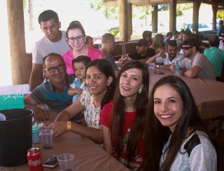 
<a style='margin-left: 5px;' class='btn btn-xs btn-social btn-facebook' href='https://www.facebook.com/sharer/sharer.php?u=https://galeramix.s01.web.getmuller.com.br/imagem/a48/800-800-90/conteudo/site_galerias/48/1-costelaco-da-amizade-pista-do-binho-canelinha-4.jpg' rel='popup' data-width='500' data-height='400'><i class='fa fa-facebook'></i>Compartilhar <span class='hidden-xs'>no Facebook</span>
</a> 
<a class='btn btn-default btn-xs' target='_blank' href='imagem/a48/800-800-90/conteudo/site_galerias/48/1-costelaco-da-amizade-pista-do-binho-canelinha-4.jpg'>
<span class='glyphicon glyphicon-cloud-download'></span> Salvar
</a>
