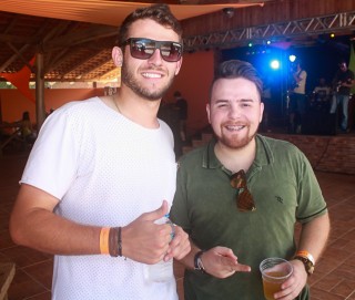 
<a style='margin-left: 5px;' class='btn btn-xs btn-social btn-facebook' href='https://www.facebook.com/sharer/sharer.php?u=https://galeramix.s01.web.getmuller.com.br/imagem/a48/800-800-90/conteudo/site_galerias/48/1-costelaco-da-amizade-pista-do-binho-canelinha-51.jpg' rel='popup' data-width='500' data-height='400'><i class='fa fa-facebook'></i>Compartilhar <span class='hidden-xs'>no Facebook</span>
</a> 
<a class='btn btn-default btn-xs' target='_blank' href='imagem/a48/800-800-90/conteudo/site_galerias/48/1-costelaco-da-amizade-pista-do-binho-canelinha-51.jpg'>
<span class='glyphicon glyphicon-cloud-download'></span> Salvar
</a>
