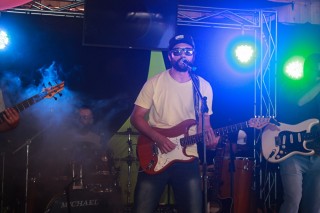 
<a style='margin-left: 5px;' class='btn btn-xs btn-social btn-facebook' href='https://www.facebook.com/sharer/sharer.php?u=https://galeramix.s01.web.getmuller.com.br/imagem/a48/800-800-90/conteudo/site_galerias/48/1-costelaco-da-amizade-pista-do-binho-canelinha-52.jpg' rel='popup' data-width='500' data-height='400'><i class='fa fa-facebook'></i>Compartilhar <span class='hidden-xs'>no Facebook</span>
</a> 
<a class='btn btn-default btn-xs' target='_blank' href='imagem/a48/800-800-90/conteudo/site_galerias/48/1-costelaco-da-amizade-pista-do-binho-canelinha-52.jpg'>
<span class='glyphicon glyphicon-cloud-download'></span> Salvar
</a>
