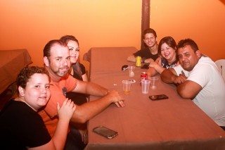 
<a style='margin-left: 5px;' class='btn btn-xs btn-social btn-facebook' href='https://www.facebook.com/sharer/sharer.php?u=https://galeramix.s01.web.getmuller.com.br/imagem/a48/800-800-90/conteudo/site_galerias/48/1-costelaco-da-amizade-pista-do-binho-canelinha-62.jpg' rel='popup' data-width='500' data-height='400'><i class='fa fa-facebook'></i>Compartilhar <span class='hidden-xs'>no Facebook</span>
</a> 
<a class='btn btn-default btn-xs' target='_blank' href='imagem/a48/800-800-90/conteudo/site_galerias/48/1-costelaco-da-amizade-pista-do-binho-canelinha-62.jpg'>
<span class='glyphicon glyphicon-cloud-download'></span> Salvar
</a>
