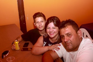 
<a style='margin-left: 5px;' class='btn btn-xs btn-social btn-facebook' href='https://www.facebook.com/sharer/sharer.php?u=https://galeramix.s01.web.getmuller.com.br/imagem/a48/800-800-90/conteudo/site_galerias/48/1-costelaco-da-amizade-pista-do-binho-canelinha-64.jpg' rel='popup' data-width='500' data-height='400'><i class='fa fa-facebook'></i>Compartilhar <span class='hidden-xs'>no Facebook</span>
</a> 
<a class='btn btn-default btn-xs' target='_blank' href='imagem/a48/800-800-90/conteudo/site_galerias/48/1-costelaco-da-amizade-pista-do-binho-canelinha-64.jpg'>
<span class='glyphicon glyphicon-cloud-download'></span> Salvar
</a>
