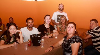 
<a style='margin-left: 5px;' class='btn btn-xs btn-social btn-facebook' href='https://www.facebook.com/sharer/sharer.php?u=https://galeramix.s01.web.getmuller.com.br/imagem/a48/800-800-90/conteudo/site_galerias/48/1-costelaco-da-amizade-pista-do-binho-canelinha-66.jpg' rel='popup' data-width='500' data-height='400'><i class='fa fa-facebook'></i>Compartilhar <span class='hidden-xs'>no Facebook</span>
</a> 
<a class='btn btn-default btn-xs' target='_blank' href='imagem/a48/800-800-90/conteudo/site_galerias/48/1-costelaco-da-amizade-pista-do-binho-canelinha-66.jpg'>
<span class='glyphicon glyphicon-cloud-download'></span> Salvar
</a>
