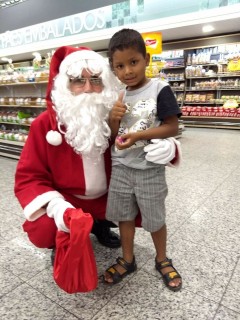 
                                <a style='margin-left: 5px;' class='btn btn-xs btn-social btn-facebook' href='https://www.facebook.com/sharer/sharer.php?u=https://galeramix.s01.web.getmuller.com.br/imagem/a49/800-800-90/conteudo/site_galerias/49/2018-papai-noel-galera-mix-loja-do-gorial-natal-tijucas-10.jpg' rel='popup' data-width='500' data-height='400'><i class='fa fa-facebook'></i>Compartilhar <span class='hidden-xs'>no Facebook</span>
                            </a> 
                            <a class='btn btn-default btn-xs' target='_blank' href='imagem/a49/800-800-90/conteudo/site_galerias/49/2018-papai-noel-galera-mix-loja-do-gorial-natal-tijucas-10.jpg'>
                                <span class='glyphicon glyphicon-cloud-download'></span> Salvar
                            </a>
                            