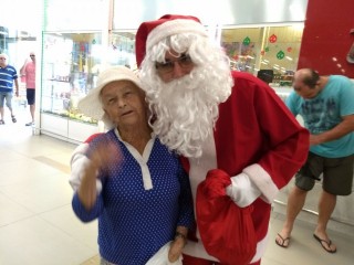 
        <a style='margin-left: 5px;' class='btn btn-xs btn-social btn-facebook' href='https://www.facebook.com/sharer/sharer.php?u=https://galeramix.s01.web.getmuller.com.br/imagem/a49/800-800-90/conteudo/site_galerias/49/2018-papai-noel-galera-mix-loja-do-gorial-natal-tijucas-16.jpg' rel='popup' data-width='500' data-height='400'><i class='fa fa-facebook'></i>Compartilhar <span class='hidden-xs'>no Facebook</span>
    </a> 
    <a class='btn btn-default btn-xs' target='_blank' href='imagem/a49/800-800-90/conteudo/site_galerias/49/2018-papai-noel-galera-mix-loja-do-gorial-natal-tijucas-16.jpg'>
        <span class='glyphicon glyphicon-cloud-download'></span> Salvar
    </a>
    