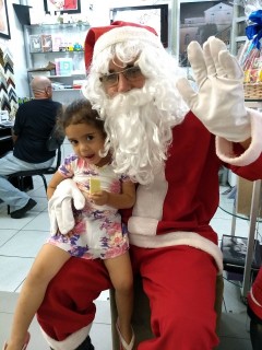 
<a style='margin-left: 5px;' class='btn btn-xs btn-social btn-facebook' href='https://www.facebook.com/sharer/sharer.php?u=https://galeramix.s01.web.getmuller.com.br/imagem/a49/800-800-90/conteudo/site_galerias/49/2018-papai-noel-galera-mix-loja-do-gorial-natal-tijucas-22.jpg' rel='popup' data-width='500' data-height='400'><i class='fa fa-facebook'></i>Compartilhar <span class='hidden-xs'>no Facebook</span>
</a> 
<a class='btn btn-default btn-xs' target='_blank' href='imagem/a49/800-800-90/conteudo/site_galerias/49/2018-papai-noel-galera-mix-loja-do-gorial-natal-tijucas-22.jpg'>
<span class='glyphicon glyphicon-cloud-download'></span> Salvar
</a>
