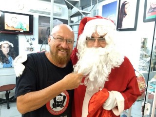 
<a style='margin-left: 5px;' class='btn btn-xs btn-social btn-facebook' href='https://www.facebook.com/sharer/sharer.php?u=https://galeramix.s01.web.getmuller.com.br/imagem/a49/800-800-90/conteudo/site_galerias/49/2018-papai-noel-galera-mix-loja-do-gorial-natal-tijucas-5.jpg' rel='popup' data-width='500' data-height='400'><i class='fa fa-facebook'></i>Compartilhar <span class='hidden-xs'>no Facebook</span>
</a> 
<a class='btn btn-default btn-xs' target='_blank' href='imagem/a49/800-800-90/conteudo/site_galerias/49/2018-papai-noel-galera-mix-loja-do-gorial-natal-tijucas-5.jpg'>
<span class='glyphicon glyphicon-cloud-download'></span> Salvar
</a>
