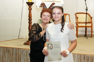 
                                <a style='margin-left: 5px;' class='btn btn-xs btn-social btn-facebook' href='https://www.facebook.com/sharer/sharer.php?u=https://galeramix.s01.web.getmuller.com.br/imagem/a51/800-800-90/conteudo/site_galerias/51/primeira-eucaristia-tayna-11.jpg' rel='popup' data-width='500' data-height='400'><i class='fa fa-facebook'></i>Compartilhar <span class='hidden-xs'>no Facebook</span>
                            </a> 
                            <a class='btn btn-default btn-xs' target='_blank' href='imagem/a51/800-800-90/conteudo/site_galerias/51/primeira-eucaristia-tayna-11.jpg'>
                                <span class='glyphicon glyphicon-cloud-download'></span> Salvar
                            </a>
                            