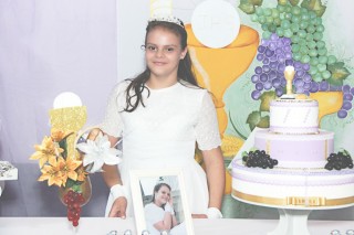 
<a style='margin-left: 5px;' class='btn btn-xs btn-social btn-facebook' href='https://www.facebook.com/sharer/sharer.php?u=https://galeramix.s01.web.getmuller.com.br/imagem/a51/800-800-90/conteudo/site_galerias/51/primeira-eucaristia-tayna-65.jpg' rel='popup' data-width='500' data-height='400'><i class='fa fa-facebook'></i>Compartilhar <span class='hidden-xs'>no Facebook</span>
</a> 
<a class='btn btn-default btn-xs' target='_blank' href='imagem/a51/800-800-90/conteudo/site_galerias/51/primeira-eucaristia-tayna-65.jpg'>
<span class='glyphicon glyphicon-cloud-download'></span> Salvar
</a>
