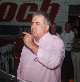 
<a style='margin-left: 5px;' class='btn btn-xs btn-social btn-facebook' href='https://www.facebook.com/sharer/sharer.php?u=https://galeramix.s01.web.getmuller.com.br/imagem/a52/800-800-90/conteudo/site_galerias/52/xv-olimpiadas-tijuquense-21.jpg' rel='popup' data-width='500' data-height='400'><i class='fa fa-facebook'></i>Compartilhar <span class='hidden-xs'>no Facebook</span>
</a> 
<a class='btn btn-default btn-xs' target='_blank' href='imagem/a52/800-800-90/conteudo/site_galerias/52/xv-olimpiadas-tijuquense-21.jpg'>
<span class='glyphicon glyphicon-cloud-download'></span> Salvar
</a>
