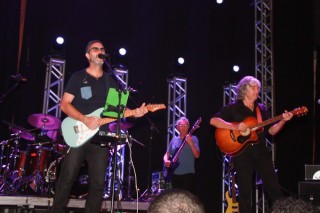 
                                    <a style='margin-left: 5px;' class='btn btn-xs btn-social btn-facebook' href='https://www.facebook.com/sharer/sharer.php?u=https://galeramix.s01.web.getmuller.com.br/imagem/a53/800-800-90/conteudo/site_galerias/53/petry-1.jpg' rel='popup' data-width='500' data-height='400'><i class='fa fa-facebook'></i>Compartilhar <span class='hidden-xs'>no Facebook</span>
                                </a> 
                                <a class='btn btn-default btn-xs' target='_blank' href='imagem/a53/800-800-90/conteudo/site_galerias/53/petry-1.jpg'>
                                    <span class='glyphicon glyphicon-cloud-download'></span> Salvar
                                </a>
                                