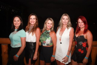 
                <a style='margin-left: 5px;' class='btn btn-xs btn-social btn-facebook' href='https://www.facebook.com/sharer/sharer.php?u=https://galeramix.s01.web.getmuller.com.br/imagem/a53/800-800-90/conteudo/site_galerias/53/petry-103.jpg' rel='popup' data-width='500' data-height='400'><i class='fa fa-facebook'></i>Compartilhar <span class='hidden-xs'>no Facebook</span>
            </a> 
            <a class='btn btn-default btn-xs' target='_blank' href='imagem/a53/800-800-90/conteudo/site_galerias/53/petry-103.jpg'>
                <span class='glyphicon glyphicon-cloud-download'></span> Salvar
            </a>
            