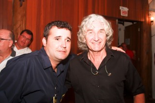 
<a style='margin-left: 5px;' class='btn btn-xs btn-social btn-facebook' href='https://www.facebook.com/sharer/sharer.php?u=https://galeramix.s01.web.getmuller.com.br/imagem/a53/800-800-90/conteudo/site_galerias/53/petry-114.jpg' rel='popup' data-width='500' data-height='400'><i class='fa fa-facebook'></i>Compartilhar <span class='hidden-xs'>no Facebook</span>
</a> 
<a class='btn btn-default btn-xs' target='_blank' href='imagem/a53/800-800-90/conteudo/site_galerias/53/petry-114.jpg'>
<span class='glyphicon glyphicon-cloud-download'></span> Salvar
</a>
