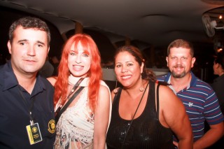 
<a style='margin-left: 5px;' class='btn btn-xs btn-social btn-facebook' href='https://www.facebook.com/sharer/sharer.php?u=https://galeramix.s01.web.getmuller.com.br/imagem/a53/800-800-90/conteudo/site_galerias/53/petry-120.jpg' rel='popup' data-width='500' data-height='400'><i class='fa fa-facebook'></i>Compartilhar <span class='hidden-xs'>no Facebook</span>
</a> 
<a class='btn btn-default btn-xs' target='_blank' href='imagem/a53/800-800-90/conteudo/site_galerias/53/petry-120.jpg'>
<span class='glyphicon glyphicon-cloud-download'></span> Salvar
</a>
