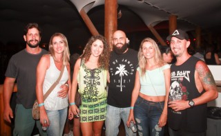 
<a style='margin-left: 5px;' class='btn btn-xs btn-social btn-facebook' href='https://www.facebook.com/sharer/sharer.php?u=https://galeramix.s01.web.getmuller.com.br/imagem/a53/800-800-90/conteudo/site_galerias/53/petry-128.jpg' rel='popup' data-width='500' data-height='400'><i class='fa fa-facebook'></i>Compartilhar <span class='hidden-xs'>no Facebook</span>
</a> 
<a class='btn btn-default btn-xs' target='_blank' href='imagem/a53/800-800-90/conteudo/site_galerias/53/petry-128.jpg'>
<span class='glyphicon glyphicon-cloud-download'></span> Salvar
</a>
