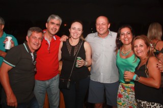 
<a style='margin-left: 5px;' class='btn btn-xs btn-social btn-facebook' href='https://www.facebook.com/sharer/sharer.php?u=https://galeramix.s01.web.getmuller.com.br/imagem/a53/800-800-90/conteudo/site_galerias/53/petry-135.jpg' rel='popup' data-width='500' data-height='400'><i class='fa fa-facebook'></i>Compartilhar <span class='hidden-xs'>no Facebook</span>
</a> 
<a class='btn btn-default btn-xs' target='_blank' href='imagem/a53/800-800-90/conteudo/site_galerias/53/petry-135.jpg'>
<span class='glyphicon glyphicon-cloud-download'></span> Salvar
</a>
