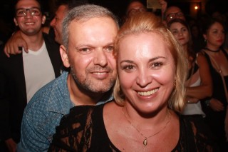 
<a style='margin-left: 5px;' class='btn btn-xs btn-social btn-facebook' href='https://www.facebook.com/sharer/sharer.php?u=https://galeramix.s01.web.getmuller.com.br/imagem/a53/800-800-90/conteudo/site_galerias/53/petry-16.jpg' rel='popup' data-width='500' data-height='400'><i class='fa fa-facebook'></i>Compartilhar <span class='hidden-xs'>no Facebook</span>
</a> 
<a class='btn btn-default btn-xs' target='_blank' href='imagem/a53/800-800-90/conteudo/site_galerias/53/petry-16.jpg'>
<span class='glyphicon glyphicon-cloud-download'></span> Salvar
</a>
