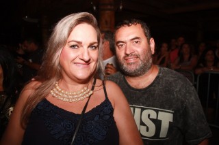 
<a style='margin-left: 5px;' class='btn btn-xs btn-social btn-facebook' href='https://www.facebook.com/sharer/sharer.php?u=https://galeramix.s01.web.getmuller.com.br/imagem/a53/800-800-90/conteudo/site_galerias/53/petry-18.jpg' rel='popup' data-width='500' data-height='400'><i class='fa fa-facebook'></i>Compartilhar <span class='hidden-xs'>no Facebook</span>
</a> 
<a class='btn btn-default btn-xs' target='_blank' href='imagem/a53/800-800-90/conteudo/site_galerias/53/petry-18.jpg'>
<span class='glyphicon glyphicon-cloud-download'></span> Salvar
</a>
