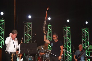 
<a style='margin-left: 5px;' class='btn btn-xs btn-social btn-facebook' href='https://www.facebook.com/sharer/sharer.php?u=https://galeramix.s01.web.getmuller.com.br/imagem/a53/800-800-90/conteudo/site_galerias/53/petry-20.jpg' rel='popup' data-width='500' data-height='400'><i class='fa fa-facebook'></i>Compartilhar <span class='hidden-xs'>no Facebook</span>
</a> 
<a class='btn btn-default btn-xs' target='_blank' href='imagem/a53/800-800-90/conteudo/site_galerias/53/petry-20.jpg'>
<span class='glyphicon glyphicon-cloud-download'></span> Salvar
</a>
