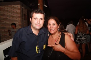 
<a style='margin-left: 5px;' class='btn btn-xs btn-social btn-facebook' href='https://www.facebook.com/sharer/sharer.php?u=https://galeramix.s01.web.getmuller.com.br/imagem/a53/800-800-90/conteudo/site_galerias/53/petry-21.jpg' rel='popup' data-width='500' data-height='400'><i class='fa fa-facebook'></i>Compartilhar <span class='hidden-xs'>no Facebook</span>
</a> 
<a class='btn btn-default btn-xs' target='_blank' href='imagem/a53/800-800-90/conteudo/site_galerias/53/petry-21.jpg'>
<span class='glyphicon glyphicon-cloud-download'></span> Salvar
</a>
