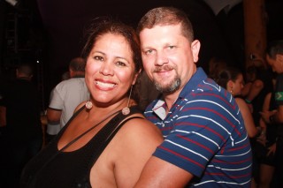 
<a style='margin-left: 5px;' class='btn btn-xs btn-social btn-facebook' href='https://www.facebook.com/sharer/sharer.php?u=https://galeramix.s01.web.getmuller.com.br/imagem/a53/800-800-90/conteudo/site_galerias/53/petry-23.jpg' rel='popup' data-width='500' data-height='400'><i class='fa fa-facebook'></i>Compartilhar <span class='hidden-xs'>no Facebook</span>
</a> 
<a class='btn btn-default btn-xs' target='_blank' href='imagem/a53/800-800-90/conteudo/site_galerias/53/petry-23.jpg'>
<span class='glyphicon glyphicon-cloud-download'></span> Salvar
</a>
