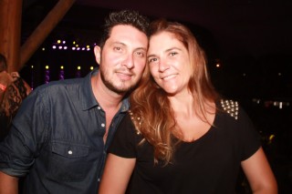 
<a style='margin-left: 5px;' class='btn btn-xs btn-social btn-facebook' href='https://www.facebook.com/sharer/sharer.php?u=https://galeramix.s01.web.getmuller.com.br/imagem/a53/800-800-90/conteudo/site_galerias/53/petry-27.jpg' rel='popup' data-width='500' data-height='400'><i class='fa fa-facebook'></i>Compartilhar <span class='hidden-xs'>no Facebook</span>
</a> 
<a class='btn btn-default btn-xs' target='_blank' href='imagem/a53/800-800-90/conteudo/site_galerias/53/petry-27.jpg'>
<span class='glyphicon glyphicon-cloud-download'></span> Salvar
</a>
