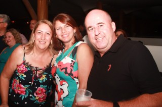 
<a style='margin-left: 5px;' class='btn btn-xs btn-social btn-facebook' href='https://www.facebook.com/sharer/sharer.php?u=https://galeramix.s01.web.getmuller.com.br/imagem/a53/800-800-90/conteudo/site_galerias/53/petry-28.jpg' rel='popup' data-width='500' data-height='400'><i class='fa fa-facebook'></i>Compartilhar <span class='hidden-xs'>no Facebook</span>
</a> 
<a class='btn btn-default btn-xs' target='_blank' href='imagem/a53/800-800-90/conteudo/site_galerias/53/petry-28.jpg'>
<span class='glyphicon glyphicon-cloud-download'></span> Salvar
</a>
