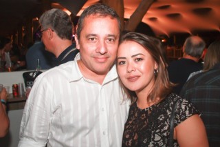 
<a style='margin-left: 5px;' class='btn btn-xs btn-social btn-facebook' href='https://www.facebook.com/sharer/sharer.php?u=https://galeramix.s01.web.getmuller.com.br/imagem/a53/800-800-90/conteudo/site_galerias/53/petry-32.jpg' rel='popup' data-width='500' data-height='400'><i class='fa fa-facebook'></i>Compartilhar <span class='hidden-xs'>no Facebook</span>
</a> 
<a class='btn btn-default btn-xs' target='_blank' href='imagem/a53/800-800-90/conteudo/site_galerias/53/petry-32.jpg'>
<span class='glyphicon glyphicon-cloud-download'></span> Salvar
</a>
