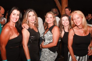 
<a style='margin-left: 5px;' class='btn btn-xs btn-social btn-facebook' href='https://www.facebook.com/sharer/sharer.php?u=https://galeramix.s01.web.getmuller.com.br/imagem/a53/800-800-90/conteudo/site_galerias/53/petry-37.jpg' rel='popup' data-width='500' data-height='400'><i class='fa fa-facebook'></i>Compartilhar <span class='hidden-xs'>no Facebook</span>
</a> 
<a class='btn btn-default btn-xs' target='_blank' href='imagem/a53/800-800-90/conteudo/site_galerias/53/petry-37.jpg'>
<span class='glyphicon glyphicon-cloud-download'></span> Salvar
</a>
