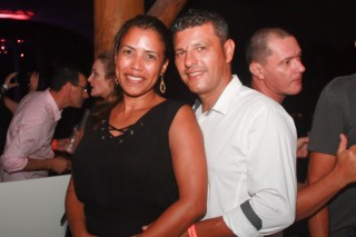 
<a style='margin-left: 5px;' class='btn btn-xs btn-social btn-facebook' href='https://www.facebook.com/sharer/sharer.php?u=https://galeramix.s01.web.getmuller.com.br/imagem/a53/800-800-90/conteudo/site_galerias/53/petry-40.jpg' rel='popup' data-width='500' data-height='400'><i class='fa fa-facebook'></i>Compartilhar <span class='hidden-xs'>no Facebook</span>
</a> 
<a class='btn btn-default btn-xs' target='_blank' href='imagem/a53/800-800-90/conteudo/site_galerias/53/petry-40.jpg'>
<span class='glyphicon glyphicon-cloud-download'></span> Salvar
</a>
