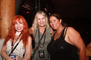 
<a style='margin-left: 5px;' class='btn btn-xs btn-social btn-facebook' href='https://www.facebook.com/sharer/sharer.php?u=https://galeramix.s01.web.getmuller.com.br/imagem/a53/800-800-90/conteudo/site_galerias/53/petry-47.jpg' rel='popup' data-width='500' data-height='400'><i class='fa fa-facebook'></i>Compartilhar <span class='hidden-xs'>no Facebook</span>
</a> 
<a class='btn btn-default btn-xs' target='_blank' href='imagem/a53/800-800-90/conteudo/site_galerias/53/petry-47.jpg'>
<span class='glyphicon glyphicon-cloud-download'></span> Salvar
</a>
