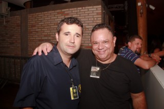 
<a style='margin-left: 5px;' class='btn btn-xs btn-social btn-facebook' href='https://www.facebook.com/sharer/sharer.php?u=https://galeramix.s01.web.getmuller.com.br/imagem/a53/800-800-90/conteudo/site_galerias/53/petry-50.jpg' rel='popup' data-width='500' data-height='400'><i class='fa fa-facebook'></i>Compartilhar <span class='hidden-xs'>no Facebook</span>
</a> 
<a class='btn btn-default btn-xs' target='_blank' href='imagem/a53/800-800-90/conteudo/site_galerias/53/petry-50.jpg'>
<span class='glyphicon glyphicon-cloud-download'></span> Salvar
</a>
