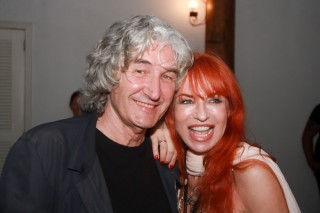 
<a style='margin-left: 5px;' class='btn btn-xs btn-social btn-facebook' href='https://www.facebook.com/sharer/sharer.php?u=https://galeramix.s01.web.getmuller.com.br/imagem/a53/800-800-90/conteudo/site_galerias/53/petry-56.jpg' rel='popup' data-width='500' data-height='400'><i class='fa fa-facebook'></i>Compartilhar <span class='hidden-xs'>no Facebook</span>
</a> 
<a class='btn btn-default btn-xs' target='_blank' href='imagem/a53/800-800-90/conteudo/site_galerias/53/petry-56.jpg'>
<span class='glyphicon glyphicon-cloud-download'></span> Salvar
</a>
