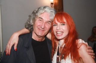 
<a style='margin-left: 5px;' class='btn btn-xs btn-social btn-facebook' href='https://www.facebook.com/sharer/sharer.php?u=https://galeramix.s01.web.getmuller.com.br/imagem/a53/800-800-90/conteudo/site_galerias/53/petry-60.jpg' rel='popup' data-width='500' data-height='400'><i class='fa fa-facebook'></i>Compartilhar <span class='hidden-xs'>no Facebook</span>
</a> 
<a class='btn btn-default btn-xs' target='_blank' href='imagem/a53/800-800-90/conteudo/site_galerias/53/petry-60.jpg'>
<span class='glyphicon glyphicon-cloud-download'></span> Salvar
</a>
