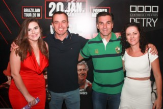 
<a style='margin-left: 5px;' class='btn btn-xs btn-social btn-facebook' href='https://www.facebook.com/sharer/sharer.php?u=https://galeramix.s01.web.getmuller.com.br/imagem/a53/800-800-90/conteudo/site_galerias/53/petry-69.jpg' rel='popup' data-width='500' data-height='400'><i class='fa fa-facebook'></i>Compartilhar <span class='hidden-xs'>no Facebook</span>
</a> 
<a class='btn btn-default btn-xs' target='_blank' href='imagem/a53/800-800-90/conteudo/site_galerias/53/petry-69.jpg'>
<span class='glyphicon glyphicon-cloud-download'></span> Salvar
</a>
