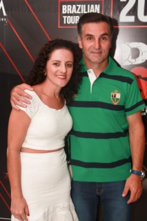 
<a style='margin-left: 5px;' class='btn btn-xs btn-social btn-facebook' href='https://www.facebook.com/sharer/sharer.php?u=https://galeramix.s01.web.getmuller.com.br/imagem/a53/800-800-90/conteudo/site_galerias/53/petry-71.jpg' rel='popup' data-width='500' data-height='400'><i class='fa fa-facebook'></i>Compartilhar <span class='hidden-xs'>no Facebook</span>
</a> 
<a class='btn btn-default btn-xs' target='_blank' href='imagem/a53/800-800-90/conteudo/site_galerias/53/petry-71.jpg'>
<span class='glyphicon glyphicon-cloud-download'></span> Salvar
</a>
