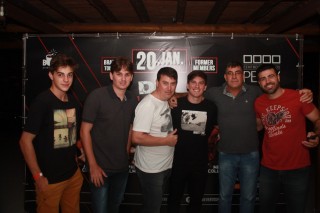 
<a style='margin-left: 5px;' class='btn btn-xs btn-social btn-facebook' href='https://www.facebook.com/sharer/sharer.php?u=https://galeramix.s01.web.getmuller.com.br/imagem/a53/800-800-90/conteudo/site_galerias/53/petry-72.jpg' rel='popup' data-width='500' data-height='400'><i class='fa fa-facebook'></i>Compartilhar <span class='hidden-xs'>no Facebook</span>
</a> 
<a class='btn btn-default btn-xs' target='_blank' href='imagem/a53/800-800-90/conteudo/site_galerias/53/petry-72.jpg'>
<span class='glyphicon glyphicon-cloud-download'></span> Salvar
</a>
